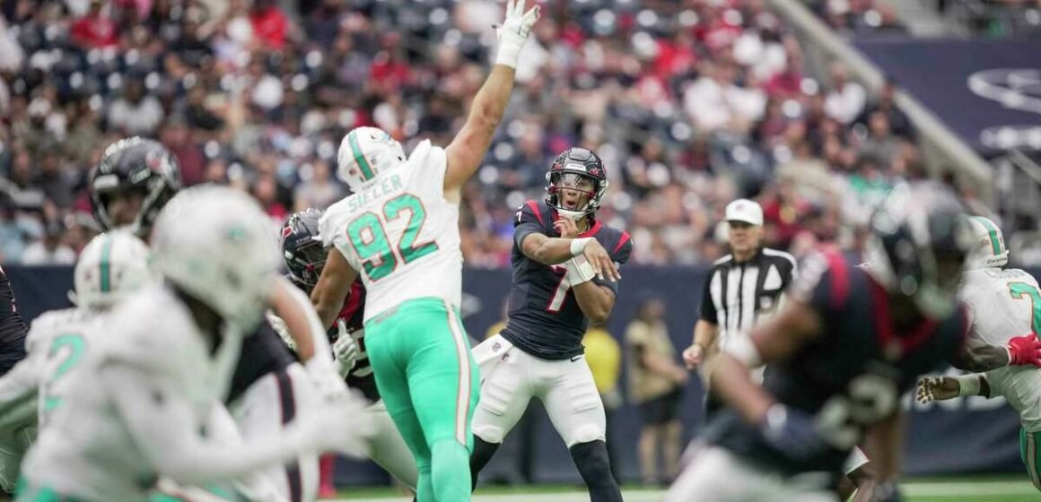Comprehensive Review: Miami Dolphins' Stellar Victory Over Houston Texans, 28-3